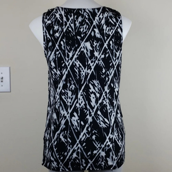 Kenneth Cole Black & White Draped Front Tank Top - Picture 8 of 12